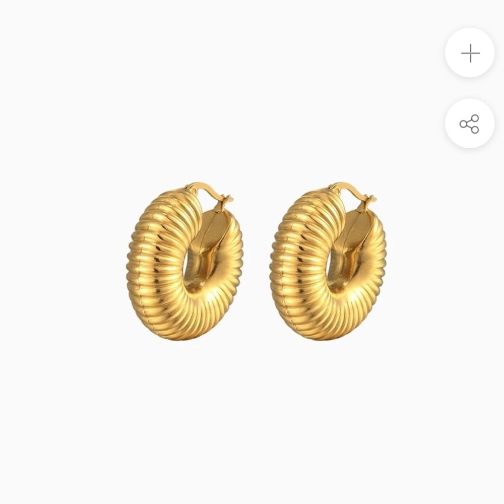 Cali Tiger loop earrings